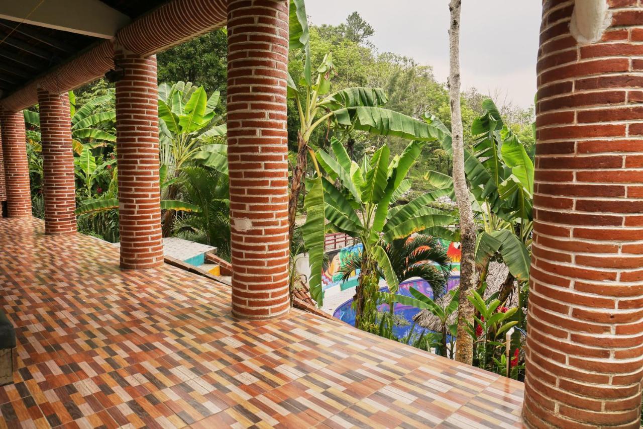 Vinas Hotel Lanquín Esterno foto