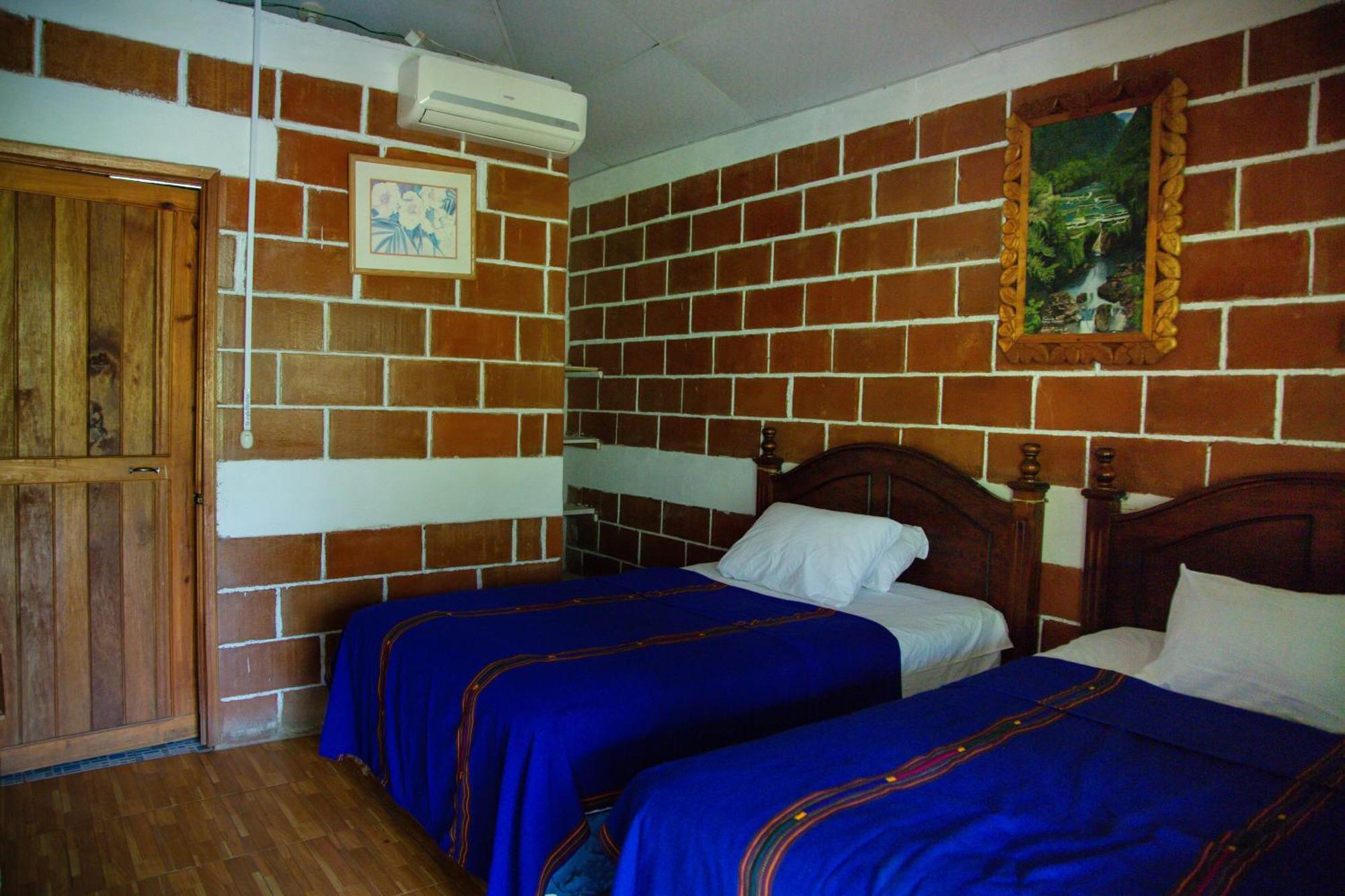 Vinas Hotel Lanquín Esterno foto