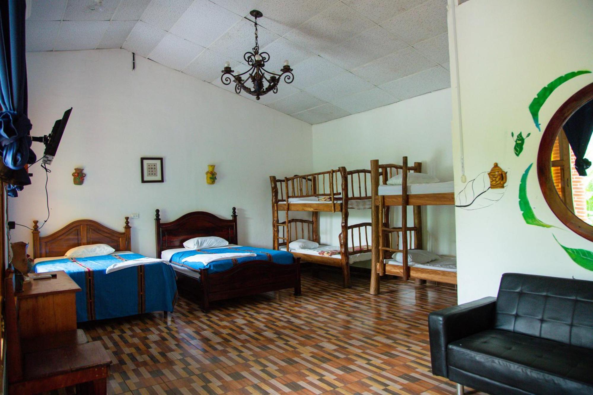 Vinas Hotel Lanquín Esterno foto