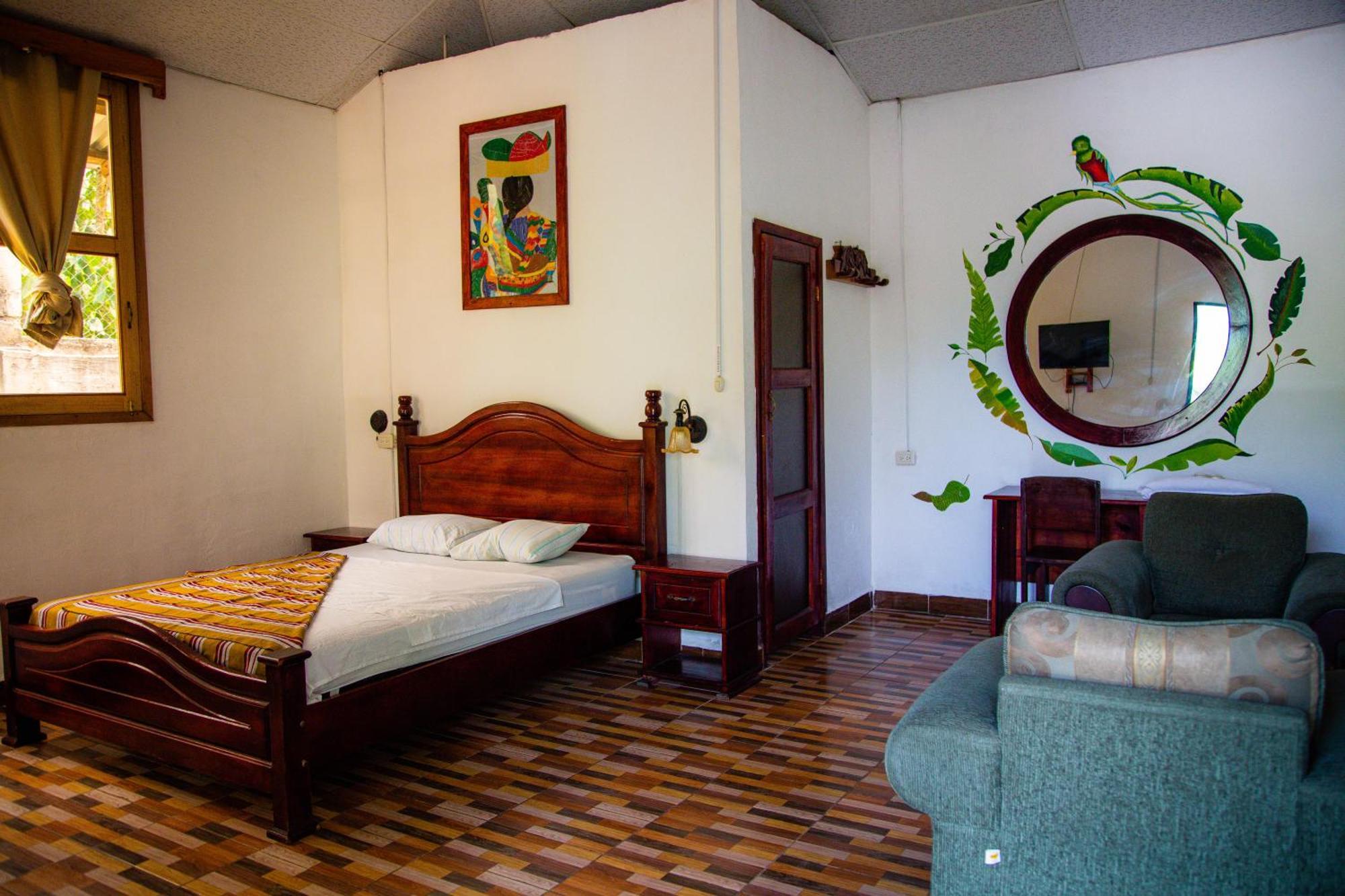 Vinas Hotel Lanquín Esterno foto